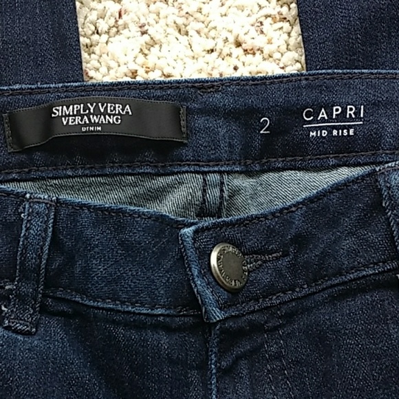 Simply Vera Vera Wang mid rise Jean capris size 2 - Picture 2 of 3